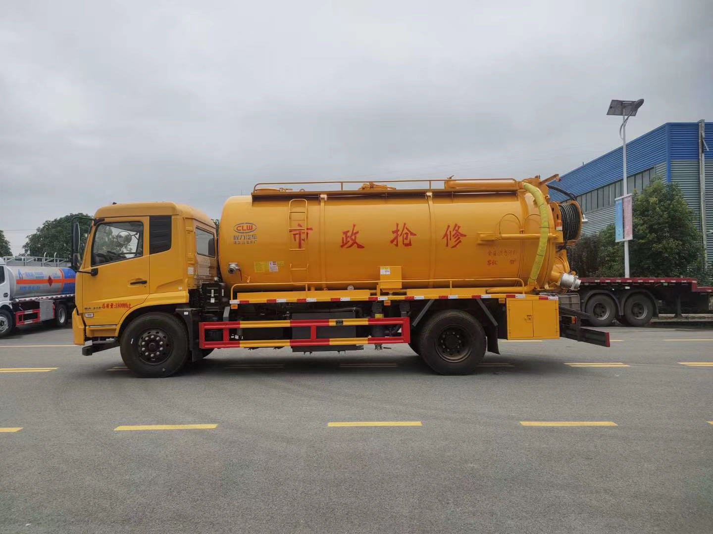 東風天錦市政搶修救援車為市區排水系統保駕護航