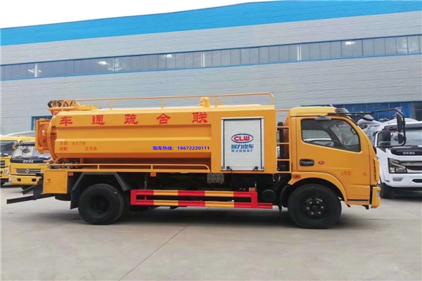 發現多年作業的吸污車罐體逐漸銹蝕了，廠家教你專業養護