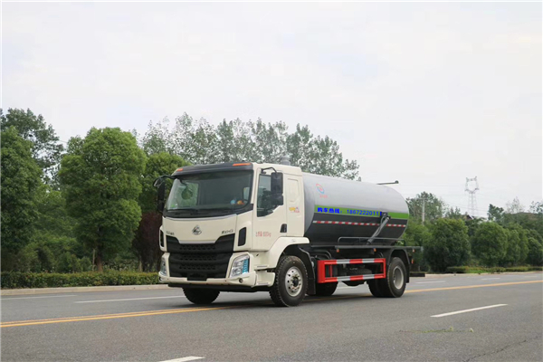 不管你在南方還是北方吸污車(chē)吸污泵配置你要選好,不要追悔莫及