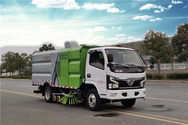 道路環(huán)衛(wèi)“吸睛神器”：洗掃車(chē)可不僅僅只有兩把刷子！