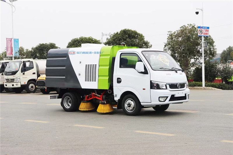 東風(fēng)途逸微卡國(guó)六掃路車(chē)有純電動(dòng)、汽油、柴油三種動(dòng)力可供選擇