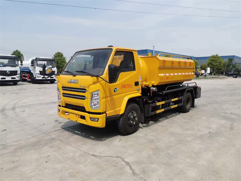 國(guó)慶鉅惠：江鈴順達(dá)清洗吸污車(chē)解決小區(qū)地下室進(jìn)水和下水井冒臟水的問(wèn)題