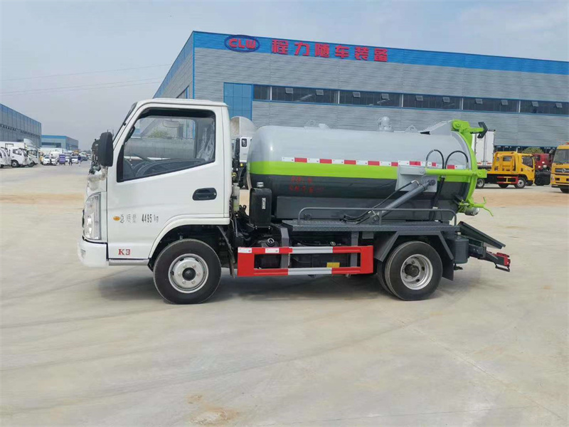 國六藍(lán)牌凱馬2方吸污車