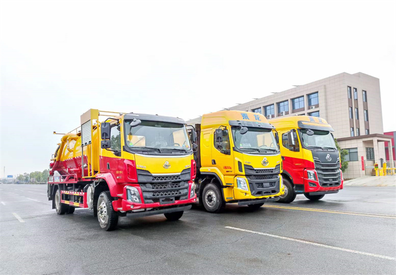 東風柳汽單橋，后八輪，前四后八清洗吸污全系現車