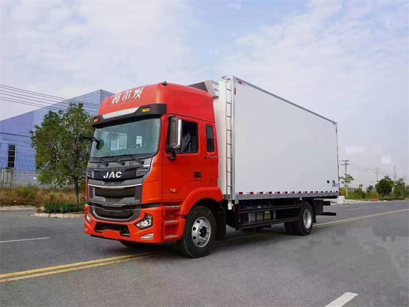 江淮格爾發6米8冷藏車