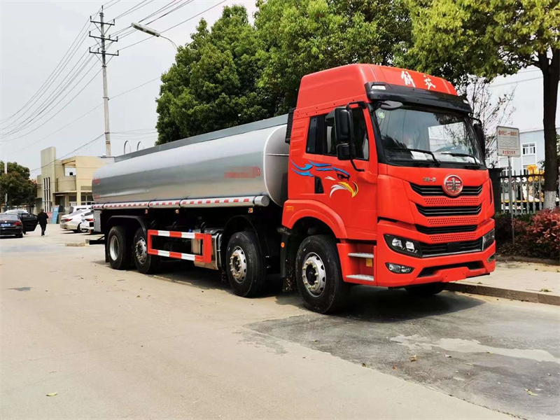 減水劑運輸車與普通供液車有什么區別