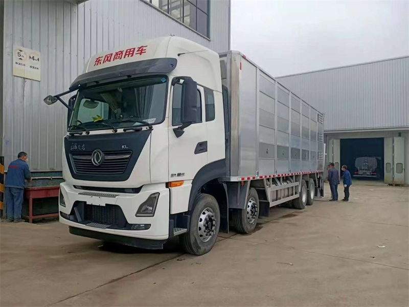 東風(fēng)天龍465倉欄式豬車